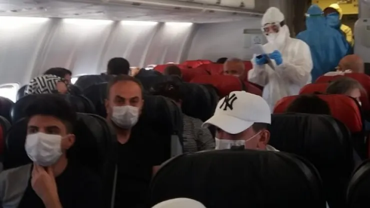 Uçakta koronavirüs paniği