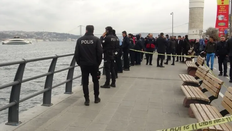 Üsküdar'da denizden erkek cesedi çıktı
