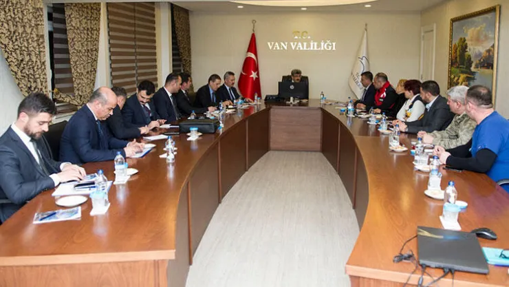 Virüs İran'a Sıçradı! Van'da Acil Durum Toplantısı
