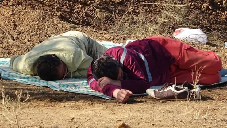 Yangına Karşı Savaşan İşçiler Sabah Böyle Görüntülendi…