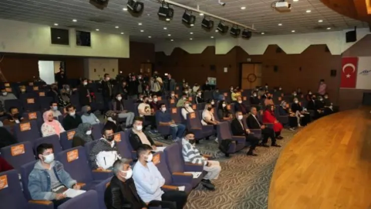 Yüzlerce Sultangazili, Kariyer Günleri ile İş sahibi oluyor