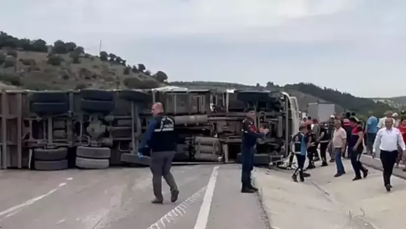 Çanakkale'de feci kaza: 8 kişi hayatını kaybetti