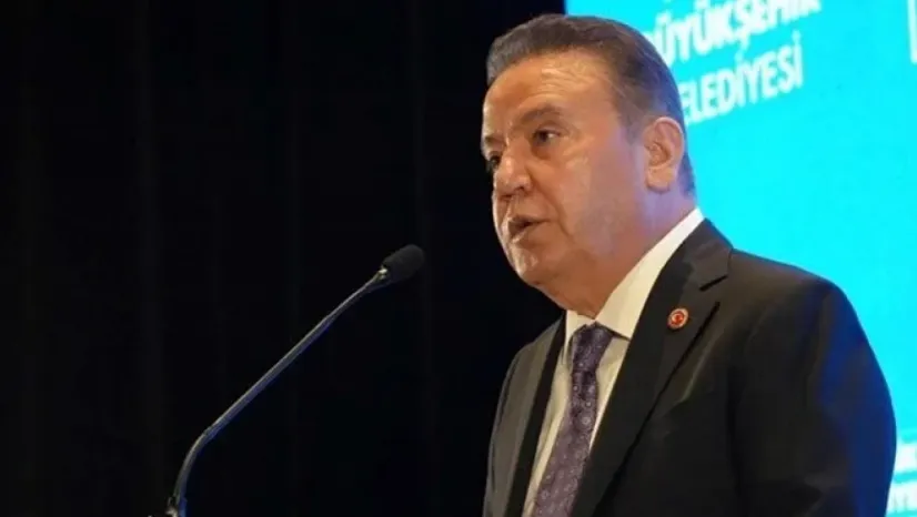 Muhittin Böcek hastaneye kaldırıldı