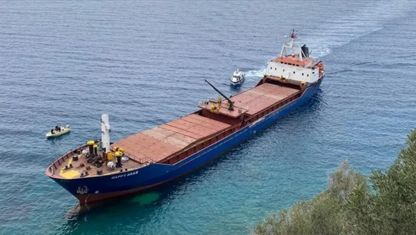 Türk gemisi Kerç Boğazı'nda karaya oturdu