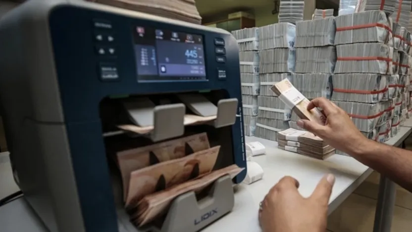 Cari açık nisan ayında 7,9 milyar dolar oldu