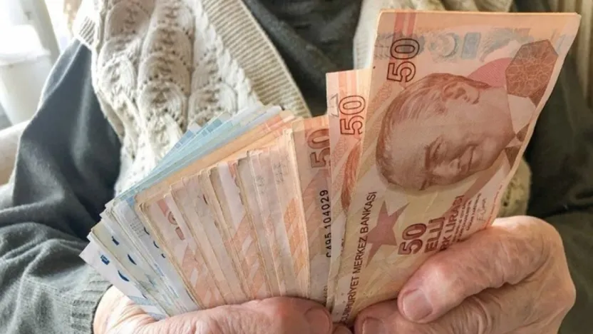 Emekli bayram ikramiyesi ödeme günleri belli oldu