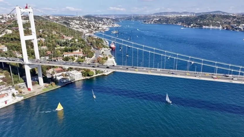 İstanbul Boğazı'nda gemi trafiği çift yönlü durduruldu!