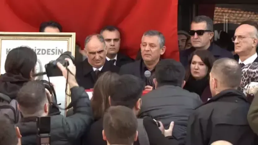 Özgür Özel ağlamaktan konuşamadı