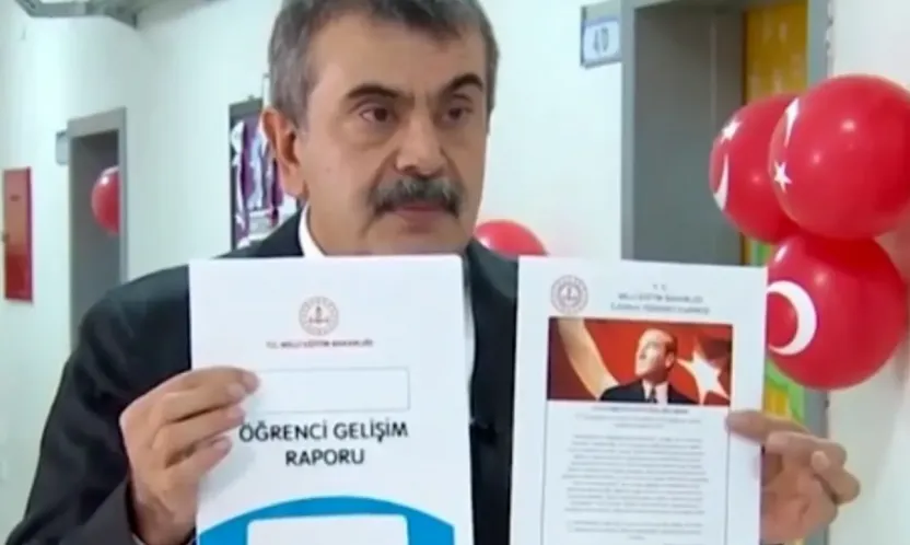 Bakan Tekin'den 'Atatürksüz karne' iddialarına yanıt