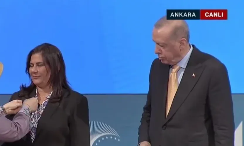 CHP'den istifa eden Özlem Çerçioğlu AKP'de