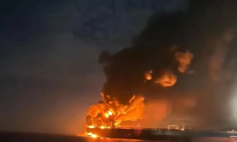 Karadeniz'de 2 tanker gemisinde patlama