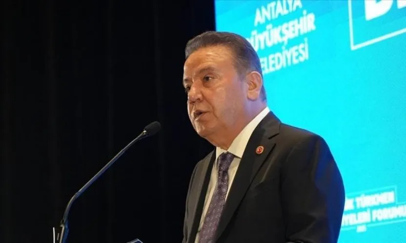 Muhittin Böcek hastaneye kaldırıldı